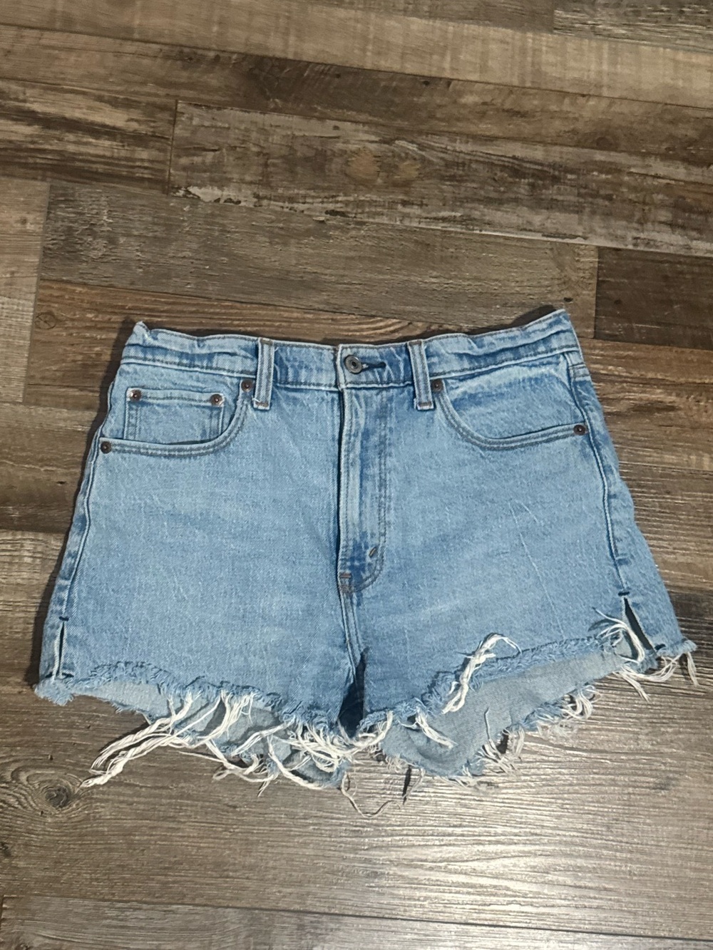 Abercrombie the mom short high rise denim shorts